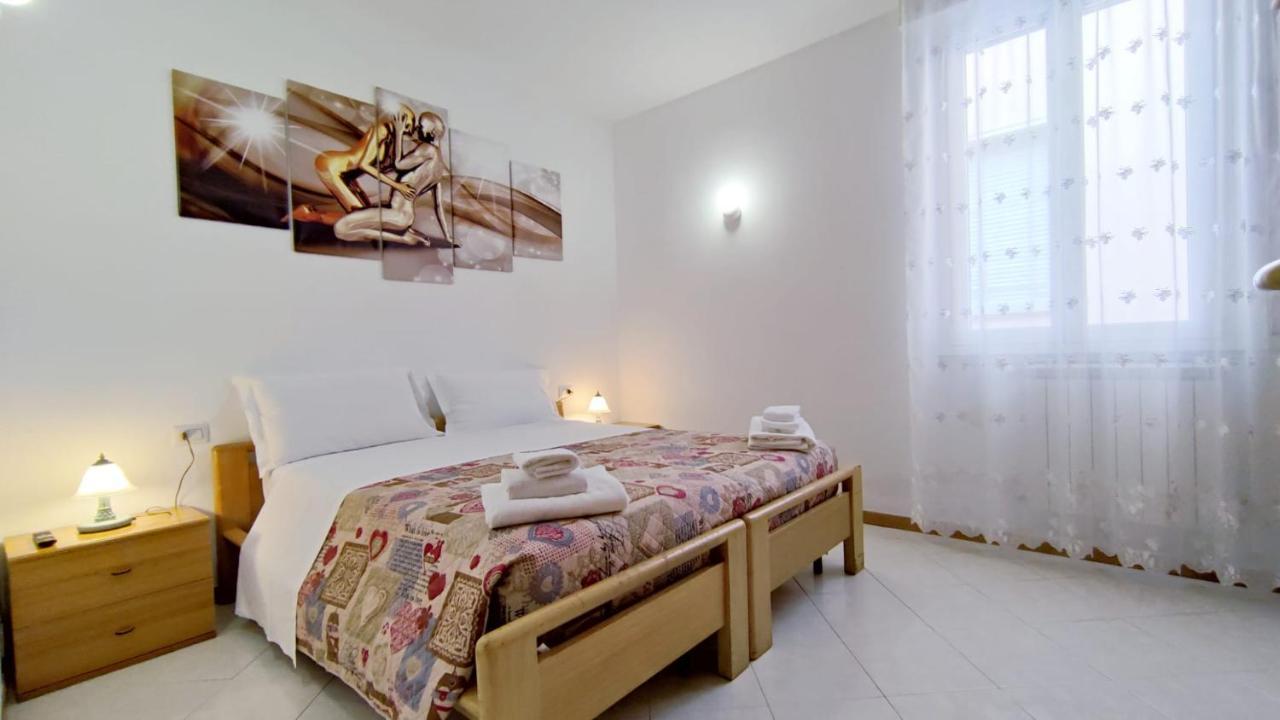 Elegante Alloggio Zona Storica 레코 외부 사진